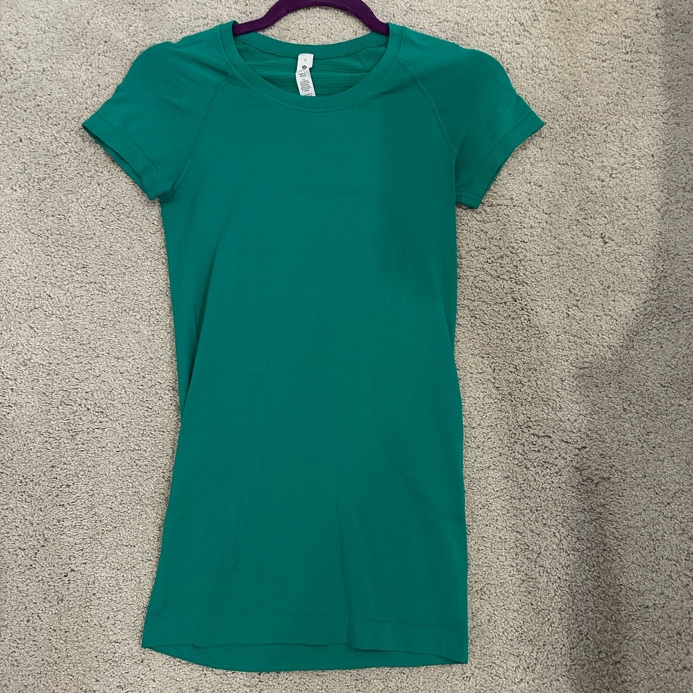 Lululemon Kelly Green Short Sleeve T-Shirt